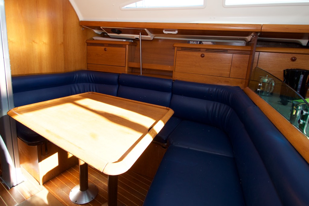 Photo of main saloon of Menai III Jeanneau Sunfast 37